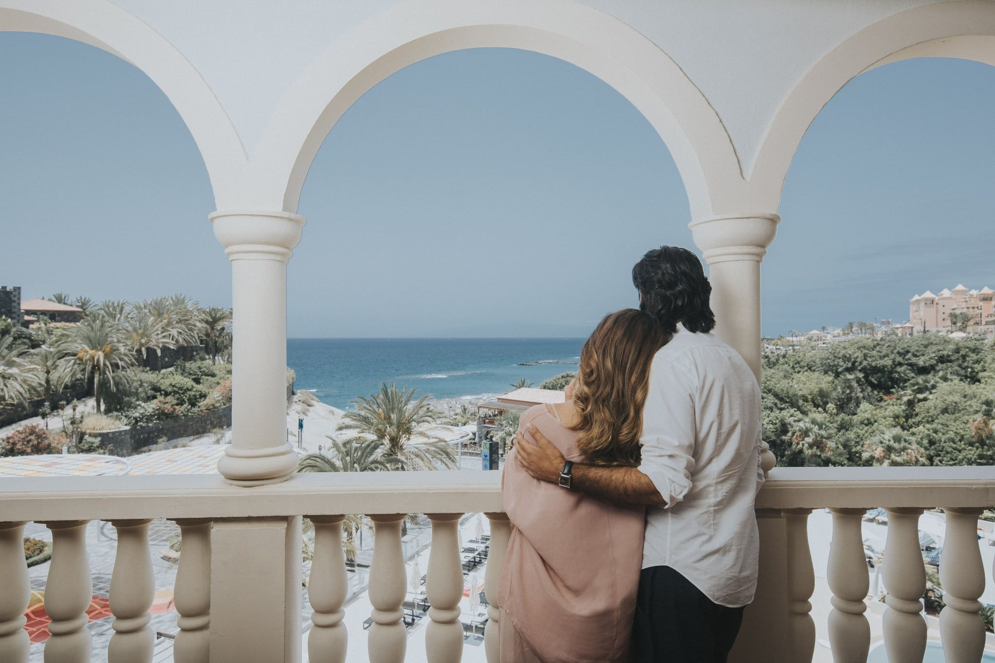 Couple on the terrace at Hotel Gran Tacande