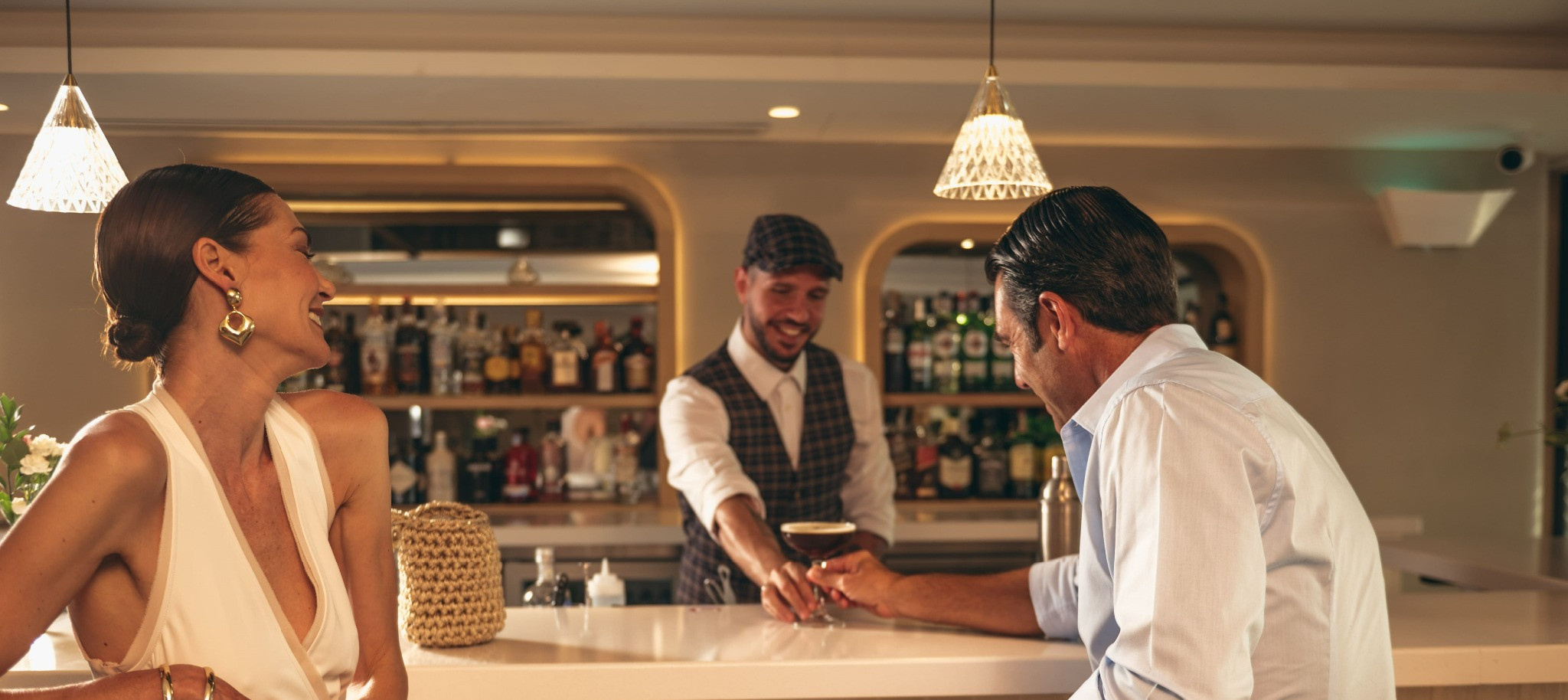 Galerie de photos officielle de l'Hôtel Cristina by Dreamplace : vues des chambres, de la piscine et des extérieurs à la plage de Las Canteras