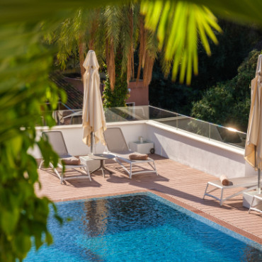 Детали бассейна отеля Tacande Portals