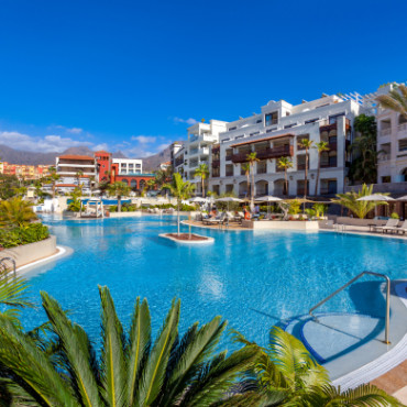 Главный бассейн отеля Gran Tacande