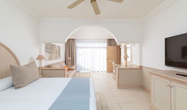 Detail of the Gold Level Senior Suite Ocean View at Hotel Gran Tagoro