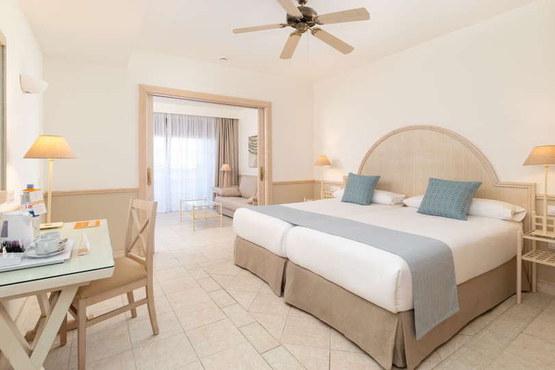 Secondary bedroom of the 2-Bedroom Gold Level Senior Suite at Hotel Gran Tagoro