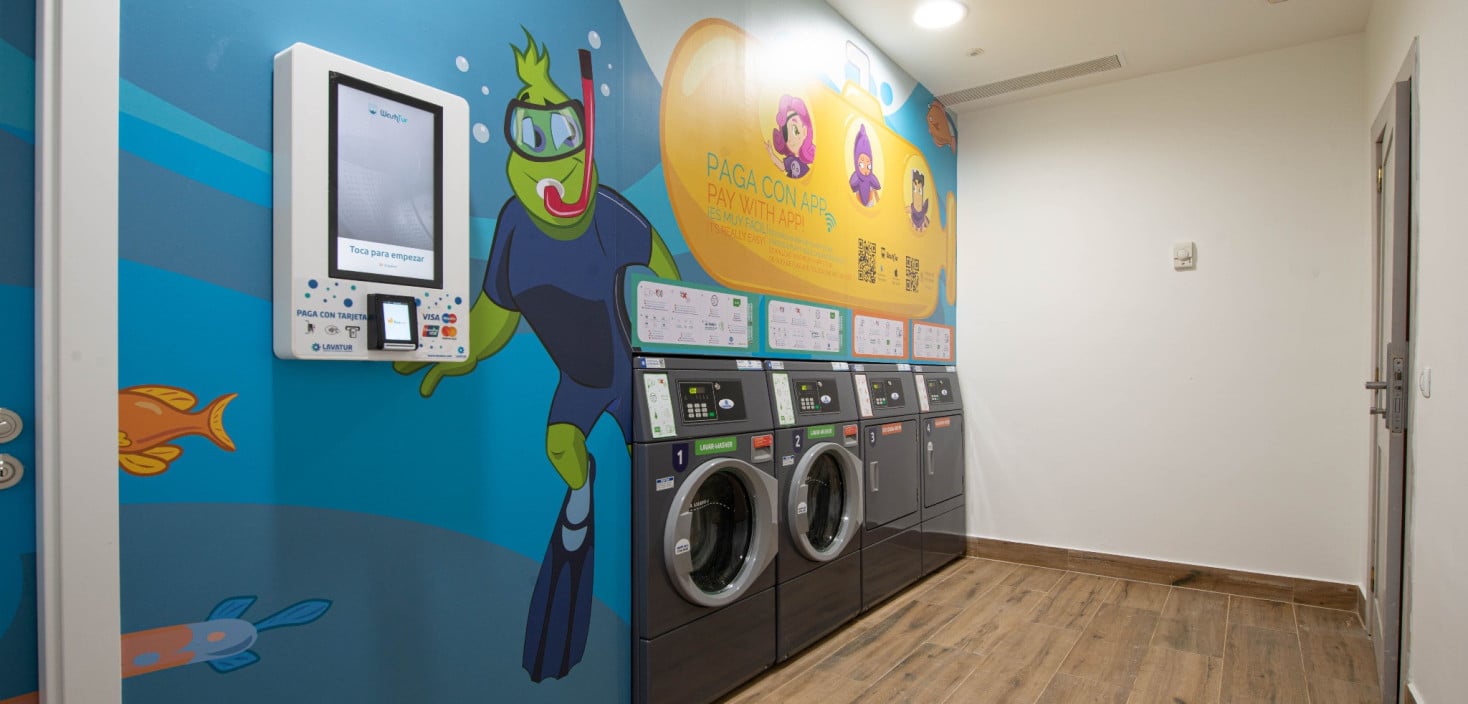 You can pay with ease at the Hotel Gran Tagoro self-service laundry