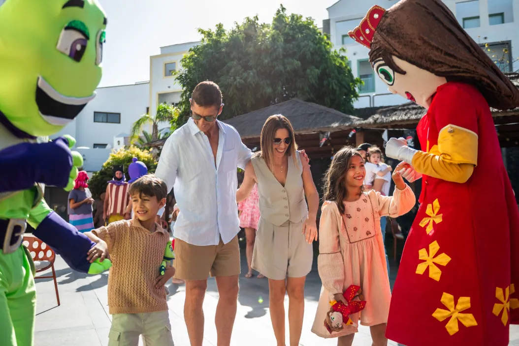 Niños disfrutando de la animación infantil del Hotel Gran Tagoro